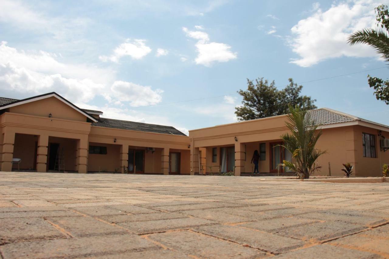Double L Guest Lodge Palapye Exteriör bild