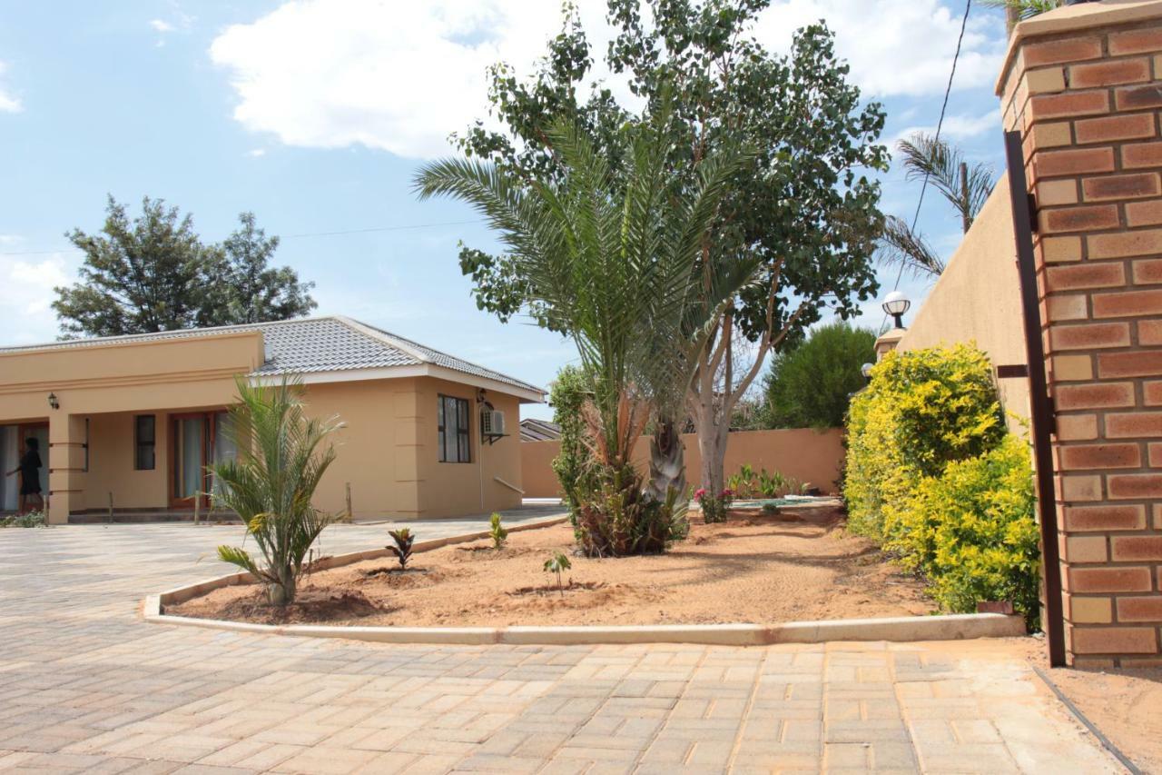 Double L Guest Lodge Palapye Exteriör bild