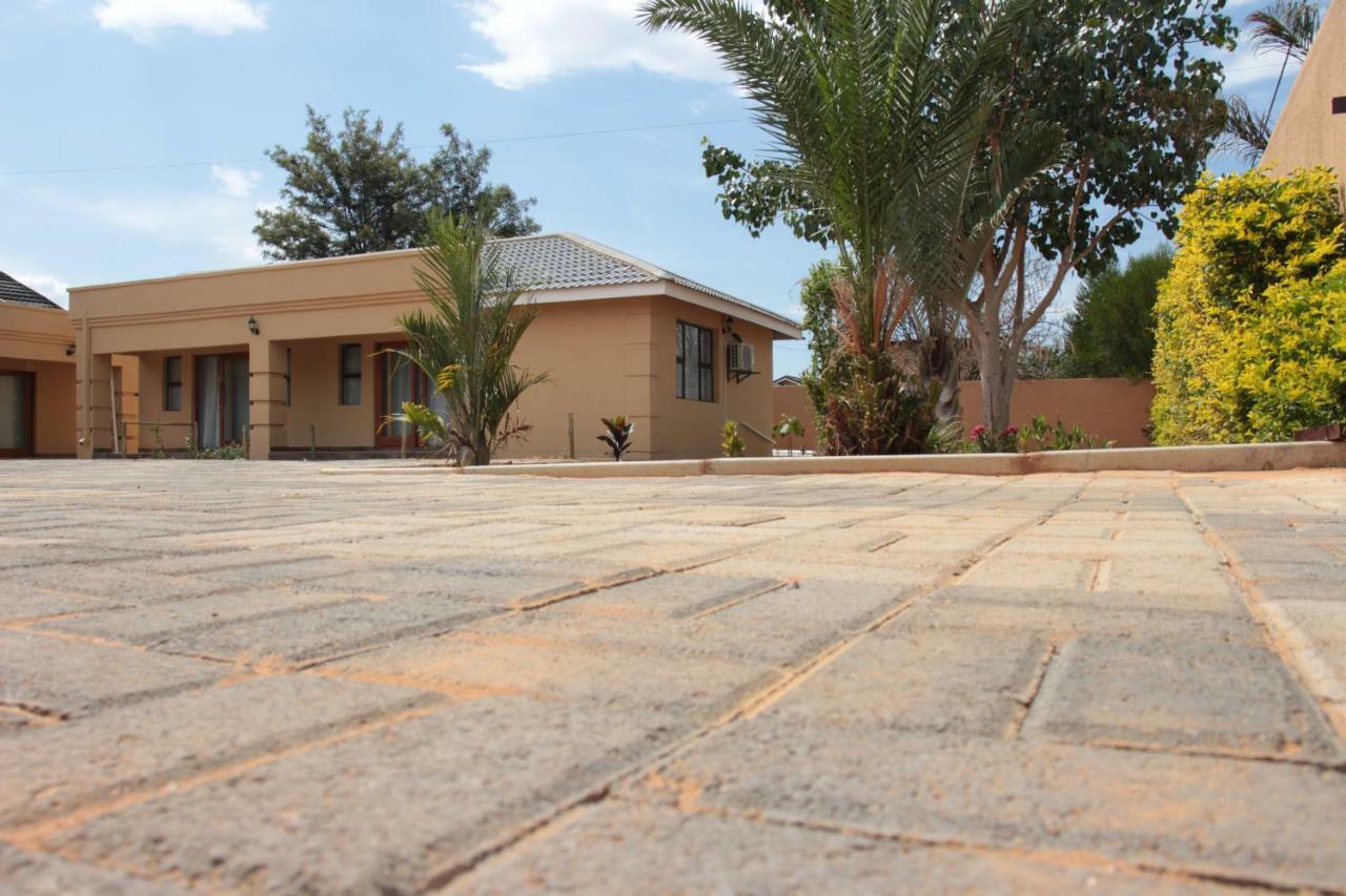Double L Guest Lodge Palapye Exteriör bild